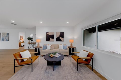 Casa en venta en Pinellas Park, Florida, 3 dormitorios, 122.26 m2 № 2386181 - foto 2