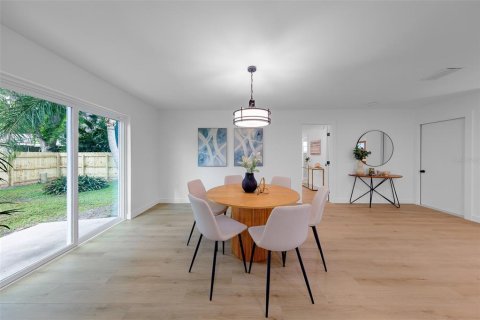 Casa en venta en Pinellas Park, Florida, 3 dormitorios, 122.26 m2 № 2386181 - foto 15