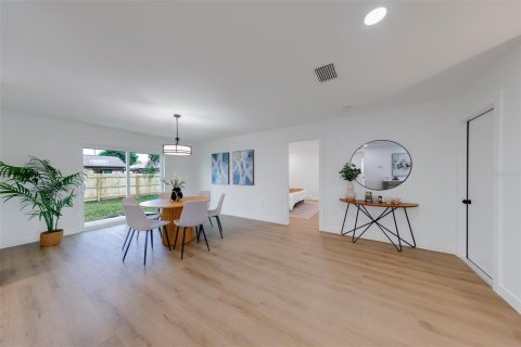 Casa en venta en Pinellas Park, Florida, 3 dormitorios, 122.26 m2 № 2386181 - foto 13