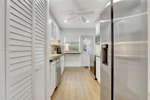 Снять в аренду виллу или дом в Майами, Флорида 5 спален, 202.99м2, № 1958007 - фото 6