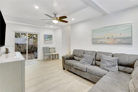 Снять в аренду виллу или дом в Майами, Флорида 5 спален, 202.99м2, № 1958007 - фото 17