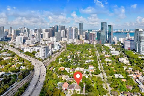 Снять в аренду виллу или дом в Майами, Флорида 5 спален, 202.99м2, № 1958007 - фото 26