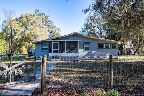 Casa en Floral City, Florida 6 dormitorios, 246.93 m2 № 2108242