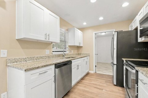 Villa ou maison à louer à Orlando, Floride: 3 chambres, 109.81 m2 № 2425615 - photo 8
