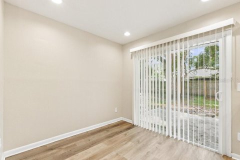 Villa ou maison à louer à Orlando, Floride: 3 chambres, 109.81 m2 № 2425615 - photo 5