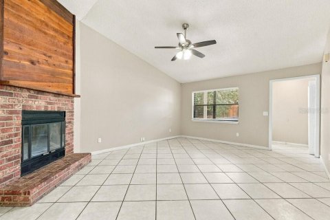 Villa ou maison à louer à Orlando, Floride: 3 chambres, 109.81 m2 № 2425615 - photo 3