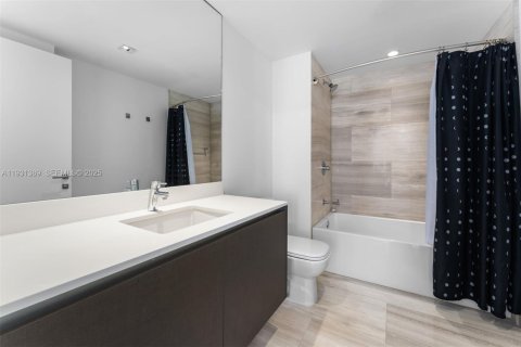Copropriété à vendre à Miami, Floride: 2 chambres, 105.63 m2 № 2153695 - photo 19