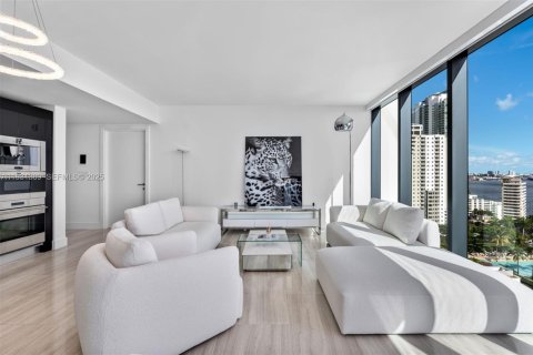 Copropriété à vendre à Miami, Floride: 2 chambres, 105.63 m2 № 2153695 - photo 3