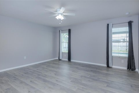 House in Cape Coral, Florida 4 bedrooms, 298.22 sq.m. № 2208159 - photo 12