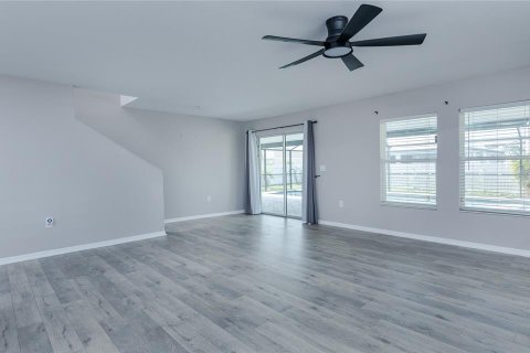 House in Cape Coral, Florida 4 bedrooms, 298.22 sq.m. № 2208159 - photo 10