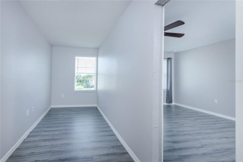 House in Cape Coral, Florida 4 bedrooms, 298.22 sq.m. № 2208159 - photo 16