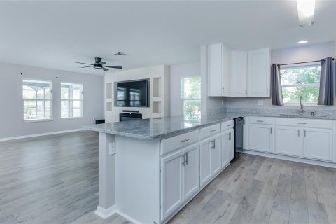 House in Cape Coral, Florida 4 bedrooms, 298.22 sq.m. № 2208159 - photo 5