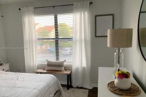 Condominio en venta en Fort Myers, Florida, 1 dormitorio № 1950281 - foto 3