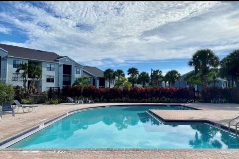 Condominio en venta en Fort Myers, Florida, 1 dormitorio № 1950281 - foto 8