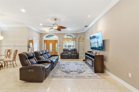 House in Homestead, Florida 4 bedrooms, 194.91 sq.m. № 2025094 - photo 10