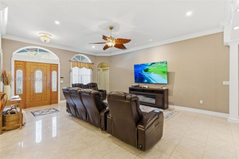 House in Homestead, Florida 4 bedrooms, 194.91 sq.m. № 2025094 - photo 12