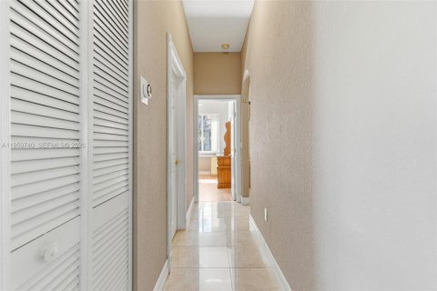 House in Homestead, Florida 4 bedrooms, 194.91 sq.m. № 2025094 - photo 24