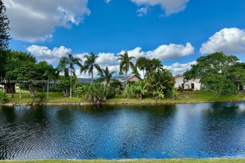 Adosado en venta en Tamarac, Florida, 2 dormitorios, 101.45 m2 № 1975004 - foto 4