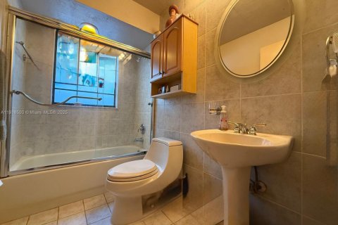 Adosado en venta en Tamarac, Florida, 2 dormitorios, 101.45 m2 № 1975004 - foto 17