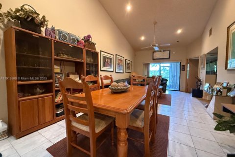 Adosado en venta en Tamarac, Florida, 2 dormitorios, 101.45 m2 № 1975004 - foto 10