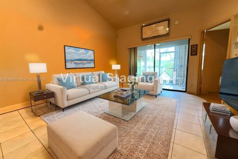 Adosado en venta en Tamarac, Florida, 2 dormitorios, 101.45 m2 № 1975004 - foto 2