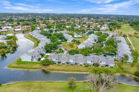 Adosado en venta en Tamarac, Florida, 2 dormitorios, 101.45 m2 № 1975004 - foto 23