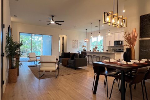 Casa en venta en Deltona, Florida, 4 dormitorios, 168.9 m2 № 1904919 - foto 10