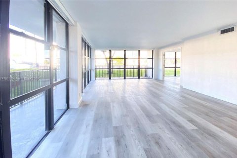 Condominio en venta en Hallandale Beach, Florida, 3 dormitorios, 132.85 m2 № 1697773 - foto 5