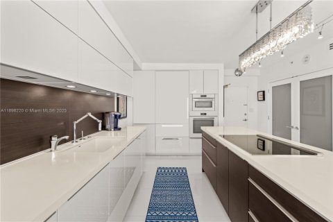 Condo in Miami Beach, Florida, 4 bedrooms № 1949886 - photo 19