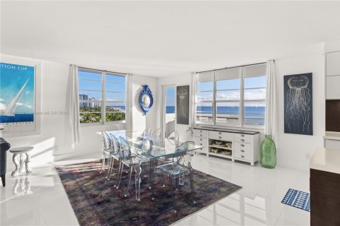 Condo in Miami Beach, Florida, 4 bedrooms № 1949886 - photo 8