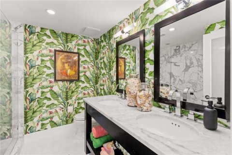 Condo in Miami Beach, Florida, 4 bedrooms № 1949886 - photo 24