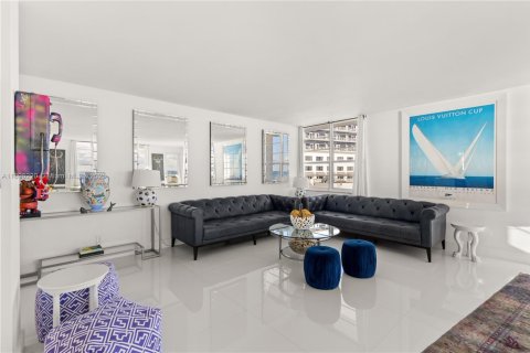 Condo in Miami Beach, Florida, 4 bedrooms № 1949886 - photo 12
