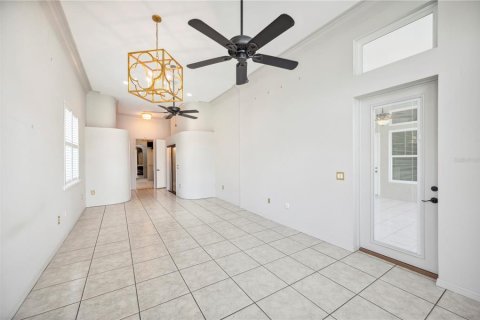 House in Lakeland, Florida 4 bedrooms, 315.59 sq.m. № 1681559 - photo 16