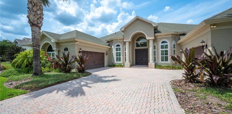 House in Lakeland, Florida 4 bedrooms, 315.59 sq.m. № 1681559