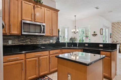 House in Winter Garden, Florida 5 bedrooms, 285.95 sq.m. № 2313423 - photo 14