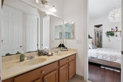 House in Winter Garden, Florida 5 bedrooms, 285.95 sq.m. № 2313423 - photo 22