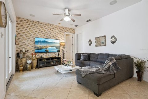 House in Winter Garden, Florida 5 bedrooms, 285.95 sq.m. № 2313423 - photo 9