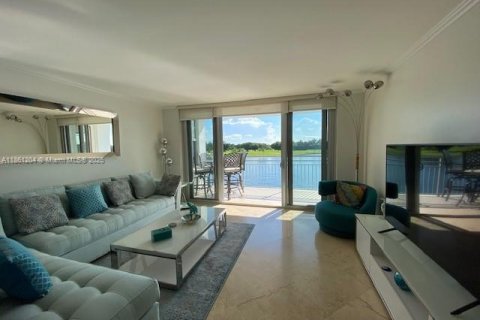 Condo in Bay Harbor Islands, Florida, 2 bedrooms  № 1891423 - photo 11