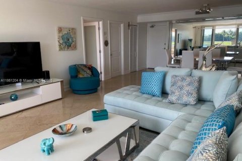 Condo in Bay Harbor Islands, Florida, 2 bedrooms  № 1891423 - photo 12