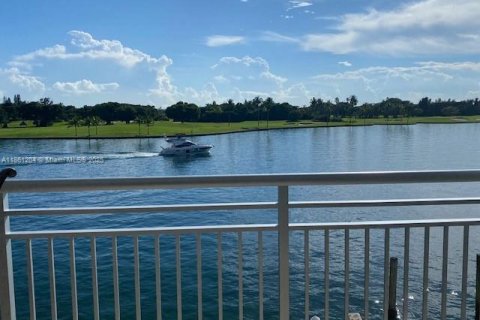 Condo in Bay Harbor Islands, Florida, 2 bedrooms  № 1891423 - photo 6