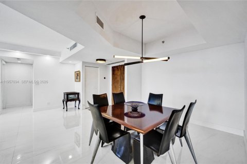 Copropriété à louer à Aventura, Floride: 2 chambres, 136.57 m2 № 2023533 - photo 14