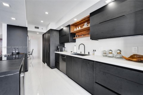 Copropriété à louer à Aventura, Floride: 2 chambres, 136.57 m2 № 2023533 - photo 27