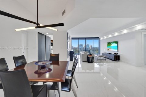 Copropriété à louer à Aventura, Floride: 2 chambres, 136.57 m2 № 2023533 - photo 16