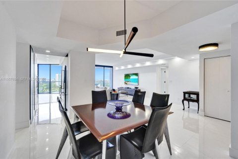 Copropriété à louer à Aventura, Floride: 2 chambres, 136.57 m2 № 2023533 - photo 15