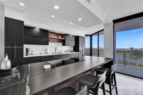 Copropriété à louer à Aventura, Floride: 2 chambres, 136.57 m2 № 2023533 - photo 3