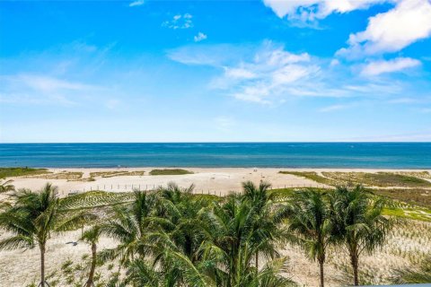 Condo in Pompano Beach, Florida, 3 bedrooms  № 2191459 - photo 2