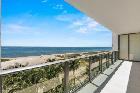 Condo in Pompano Beach, Florida, 3 bedrooms  № 2191459 - photo 3