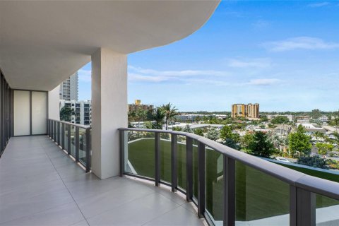 Condo in Pompano Beach, Florida, 3 bedrooms  № 2191459 - photo 4