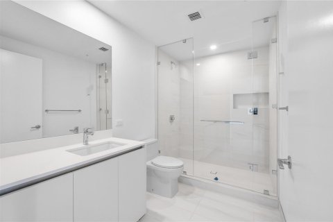 Condo in Pompano Beach, Florida, 3 bedrooms  № 2191459 - photo 18