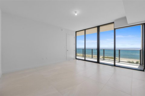 Condo in Pompano Beach, Florida, 3 bedrooms  № 2191459 - photo 7
